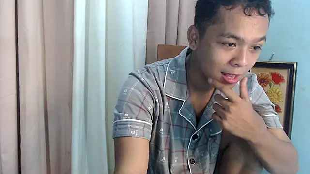 Snapshot of WinglessAngel21 chatting on 07/12/26, 10:45 WinglessAngel21 online show from 07/12/26, 10:45