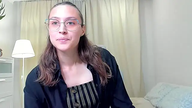 VivianCoskrey online show from 06/30/26, 03:57