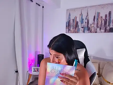 alejandraTulan online show from 07/02/26, 10:10