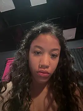 Snapshot of Mayaloso chatting on 07/07/26, 12:35 Mayaloso online show from 07/07/26, 12:35