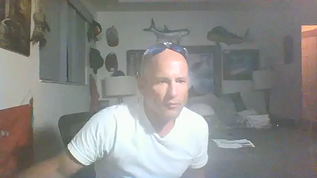 Snapshot of Reelg21 chatting on 07/08/26, 03:22 Reelg21 online show from 07/08/26, 03:22
