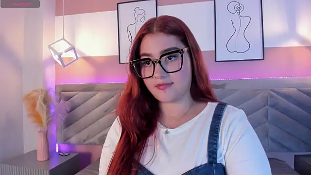 Snapshot of Bella_M00n chatting on 07/03/26, 01:28 Bella M00n online show from 07/03/26, 01:28