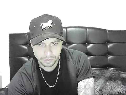 wolfgolden1 online show from 07/06/26, 12:18