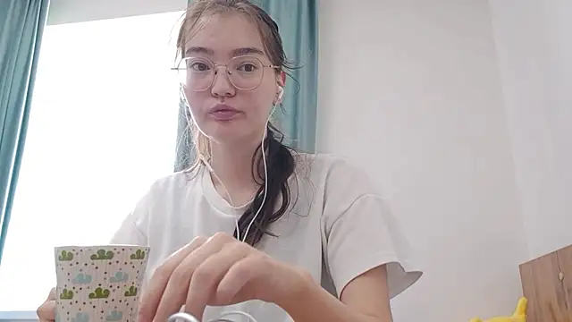 Snapshot of BeatrizGeving chatting on 07/06/26, 07:16 BeatrizGeving online show from 07/06/26, 07:16
