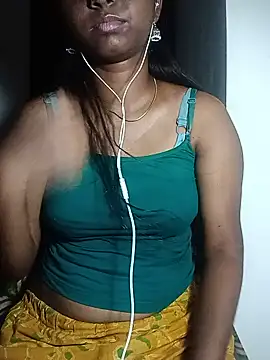 Snapshot of Monika-Beauty chatting on 07/23/26, 06:39 Monika-Beauty online show from 07/23/26, 06:39