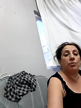 Snapshot of esineee chatting on 07/06/26, 05:48 esineee online show from 07/06/26, 05:48