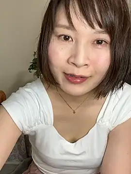 Snapshot of xxmioxx chatting on 07/19/26, 08:23 xxmioxx online show from 07/19/26, 08:23