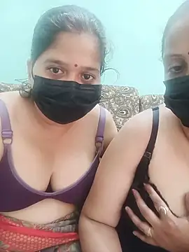 Snapshot of Sexy-Bhabhi-10 chatting on 07/13/26, 06:49 Sexy-Bhabhi-10 online show from 07/13/26, 06:49