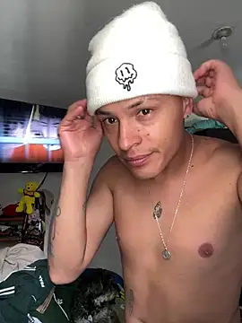 Snapshot of Daniel__mm chatting on 07/15/26, 03:06 Daniel mm online show from 07/15/26, 03:06