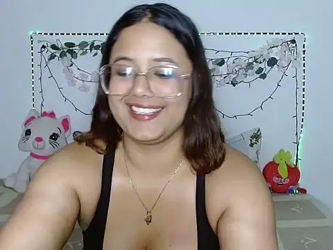 Snapshot of Vanessa333 chatting on 07/24/26, 02:31 Vanessa333 online show from 07/24/26, 02:31