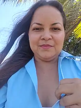 Snapshot of Alexandravaliente_ chatting on 07/17/26, 06:24 Alexandravaliente online show from 07/17/26, 06:24