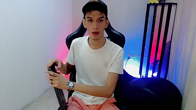 YorYo hot online show from 07/10/26, 01:25