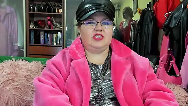 KaryQueen online show from 12/04/24, 05:11