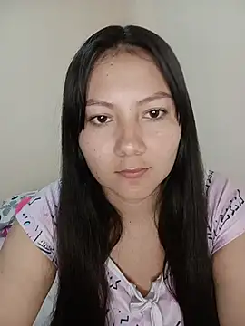 Snapshot of mia_nixx chatting on 07/13/26, 11:24 mia nixx online show from 07/13/26, 11:24