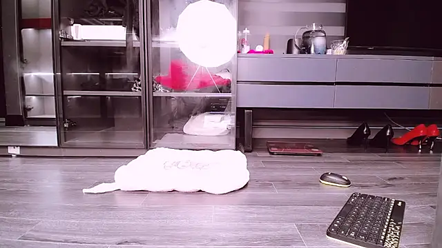 SungkyunnKwan online show from 12/19/25, 01:34