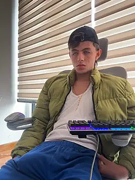 ItsJuanLuxxOficial online show from 07/13/26, 04:43