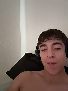 Snapshot of Andrexxxitoo chatting on 07/27/26, 11:17 Andrexxxitoo online show from 07/27/26, 11:17