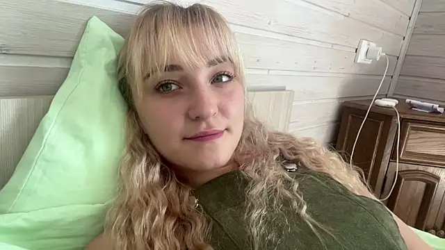 Snapshot of LilEvi chatting on 07/16/26, 06:41 LilEvi online show from 07/16/26, 06:41