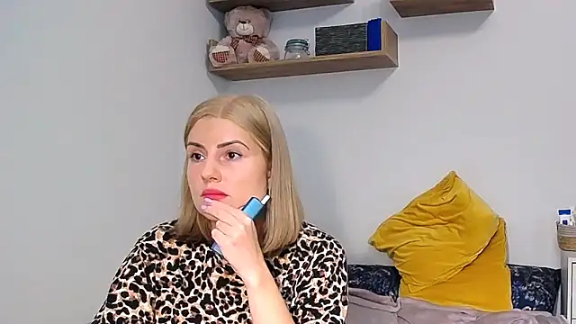 alisenties online show from 09/19/25, 03:02