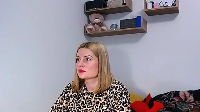 alisenties online show from 10/08/25, 02:25