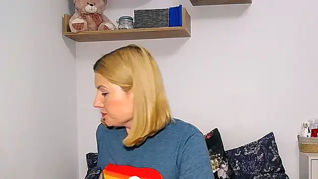 alisenties online show from 12/18/25, 03:40