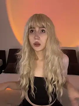 Snapshot of Charlotte_Pretty chatting on 07/15/26, 04:51 Charlotte Pretty online show from 07/15/26, 04:51