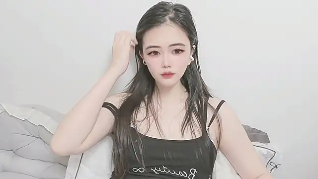 Snapshot of Chillgirl chatting on 07/15/26, 02:11 Chillgirl online show from 07/15/26, 02:11