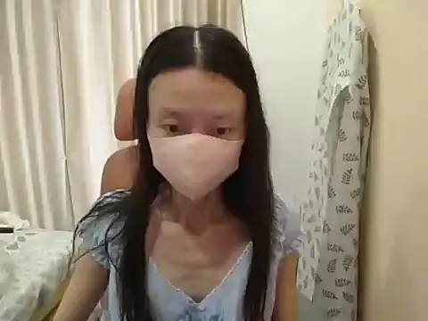 Snapshot of Lil-Cherry chatting on 07/15/26, 04:40 Lil-Cherry online show from 07/15/26, 04:40