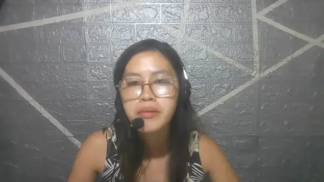 Snapshot of RaquelLeibfried chatting on 07/17/26, 01:23 RaquelLeibfried online show from 07/17/26, 01:23