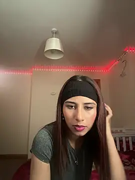 NextDoorMolly online show from 07/17/26, 04:34