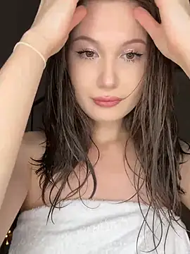 Snapshot of chiarahoney12 chatting on 07/16/26, 11:22 chiarahoney12 online show from 07/16/26, 11:22