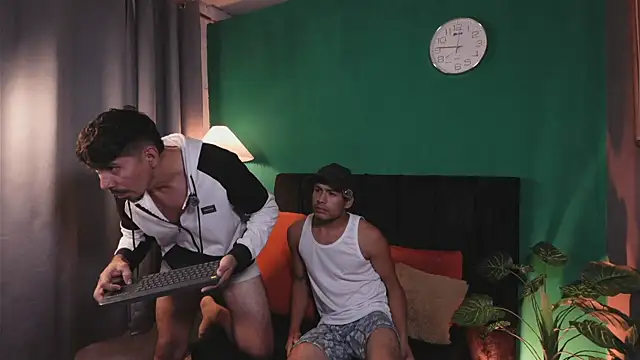 Snapshot of The-Boys2 chatting on 07/18/26, 01:32 The-Boys2 online show from 07/18/26, 01:32