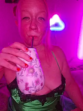 XxMs StarzxX online show from 06/25/26, 01:16