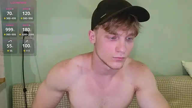 Snapshot of BigMuscleEnergy chatting on 07/18/26, 04:00 BigMuscleEnergy online show from 07/18/26, 04:00