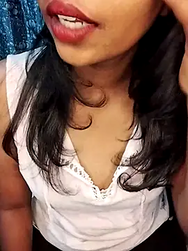 Snapshot of kannada_sakhi_siri666 chatting on 07/18/26, 02:43 kannada sakhi siri666 online show from 07/18/26, 02:43