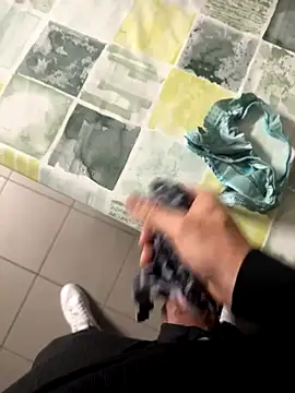 swissboy22 online show from 10/22/25, 02:06