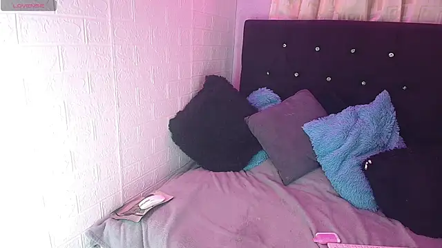 Snapshot of Tatiana_oficiall chatting on 07/24/26, 07:06 Tatiana oficiall online show from 07/24/26, 07:06