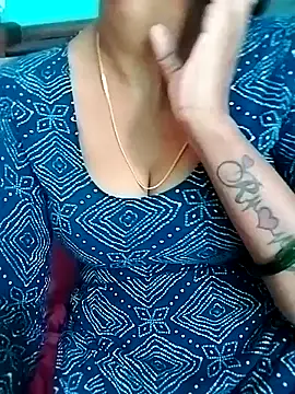 Snapshot of Lovely-Pihu chatting on 07/21/26, 07:00 Lovely-Pihu online show from 07/21/26, 07:00