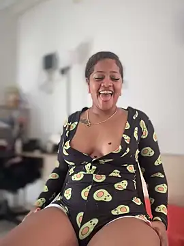 riri brunnete online show from 12/25/24, 07:56