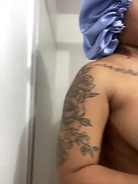 riri brunnete online show from 01/30/25, 12:37