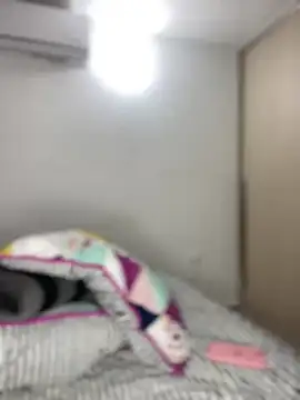 riri brunnete online show from 02/25/25, 04:00