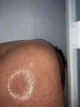 riri brunnete online show from 09/11/25, 04:12