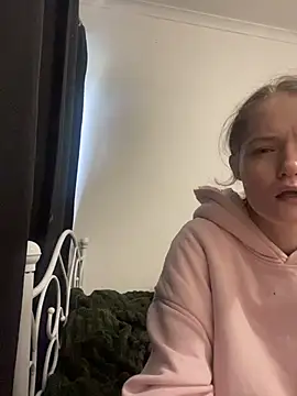 honeyxraee1 online show from 08/01/26, 08:13