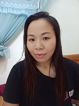 Snapshot of Xia-feng chatting on 07/25/26, 12:47 Xia-feng online show from 07/25/26, 12:47