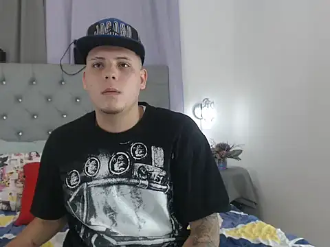 Snapshot of AnthoonyReyes chatting on 07/24/26, 03:21 AnthoonyReyes online show from 07/24/26, 03:21