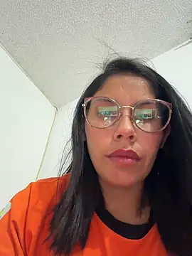 Snapshot of Mia_roux21 chatting on 07/25/26, 06:11 Mia roux21 online show from 07/25/26, 06:11