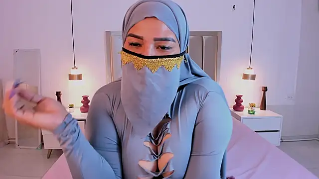 amira farahh online show from 07/25/26, 11:24