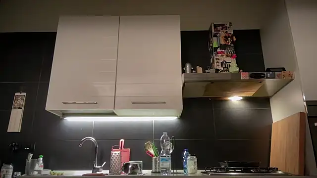 Snapshot of theitalianbear chatting on 12/24/24, 06:00 theitalianbear online show from 12/24/24, 06:00