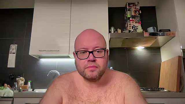 Snapshot of theitalianbear chatting on 01/20/25, 09:01 theitalianbear online show from 01/20/25, 09:01