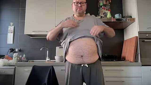 Snapshot of theitalianbear chatting on 02/05/25, 11:34 theitalianbear online show from 02/05/25, 11:34